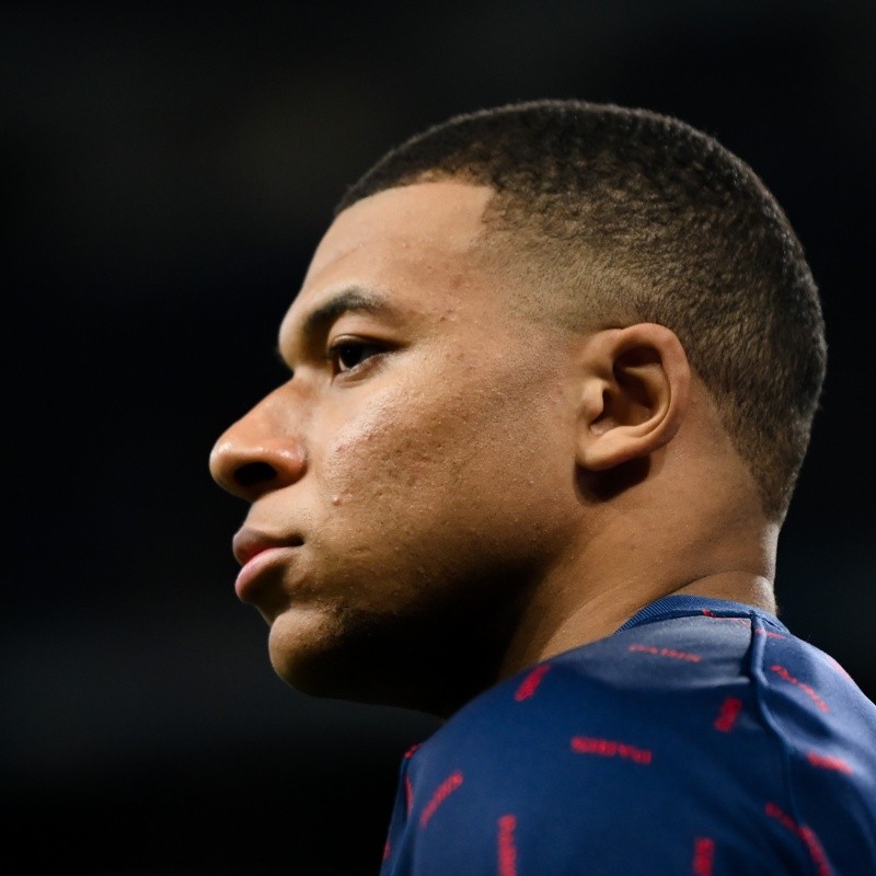 Jornal Marca: Mbappé exige a saída de jogadores do PSG para renovar com o clube