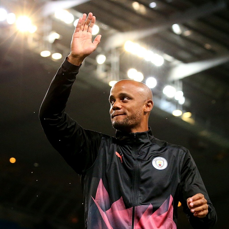 Ídolo do Manchester City, Kompany negocia e pode assumir o comando de clube inglês