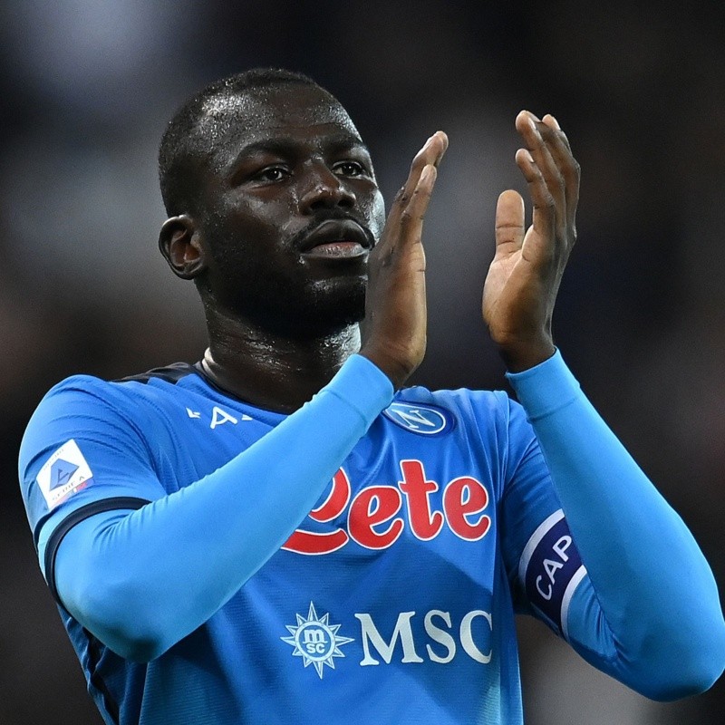 Na mira do Barcelona e de saída do Napoli, Koulibaly pode assinar com gigante do futebol italiano