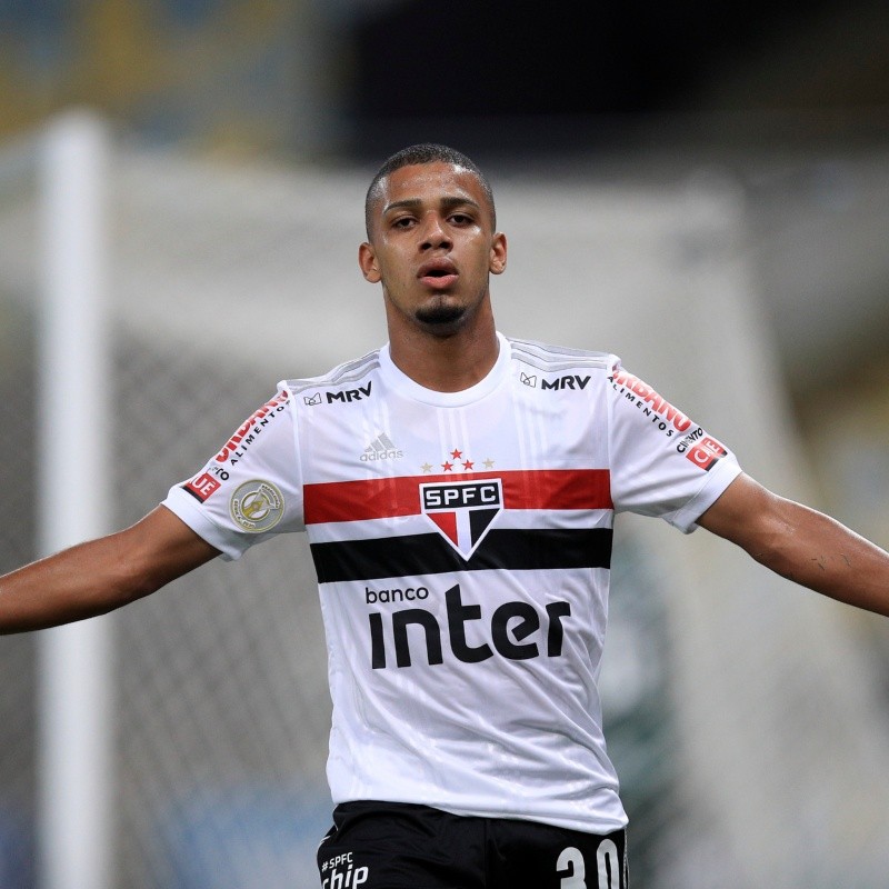 Gigante brasileiro fica perto de anunciar a contratação do atacante Brenner, ex-São Paulo