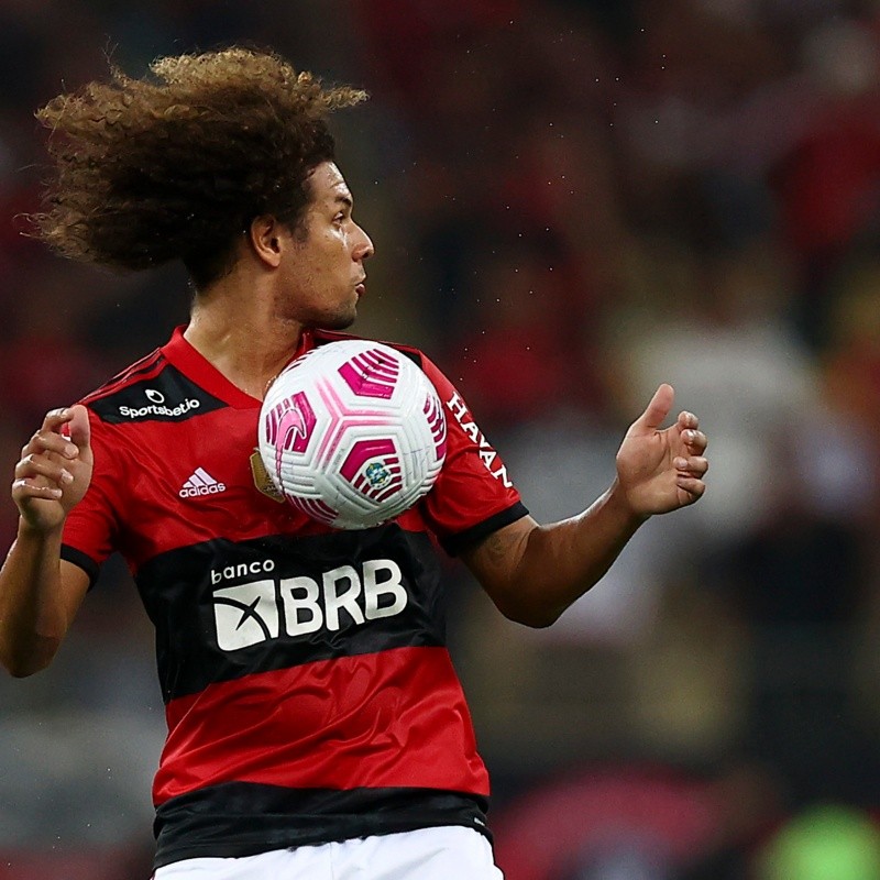 Willian Arão recebe sondagens da elite do futebol europeu, e pode ser mais um a deixar o Flamengo