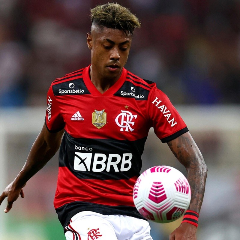 Torcida do Flamengo recebe má notícia a respeito de Bruno Henrique