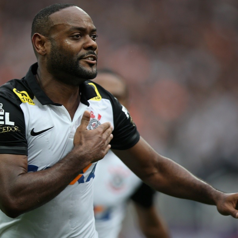 "Ficaria muito feliz"; Vagner Love manifesta interesse de jogar por dois gigantes brasileiros