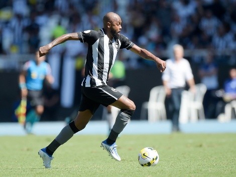 Chay deixa o Botafogo e desembarca para ser anunciado por gigante brasileiro ainda hoje