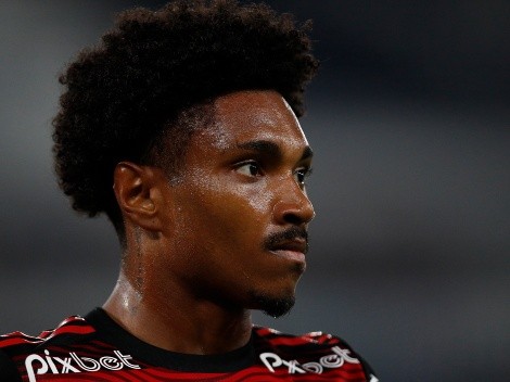 Dois clubes disputam a contratação do atacante Vitinho, do Flamengo