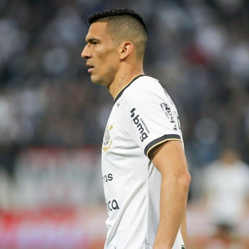 Balbuena atinge marca pelo Corinthians e instiga torcida para duelo contra o Flamengo