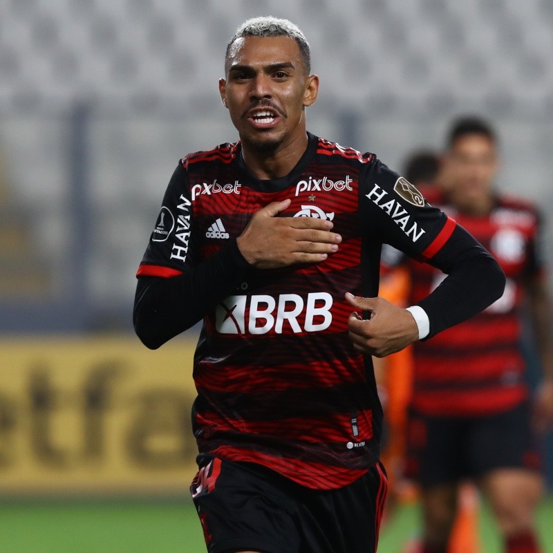 Em meio a chegada de Varela, Flamengo prepara saída de Matheuzinho para clube europeu