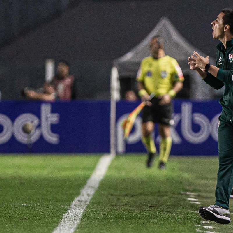 Auxiliar técnico do Fluminense não se cala, detona atuação do VAR e aumenta polêmicas