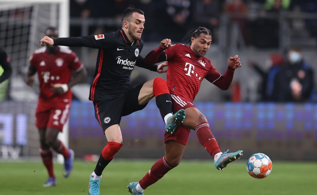 ¿Dónde transmiten Bayern vs Frankfurt