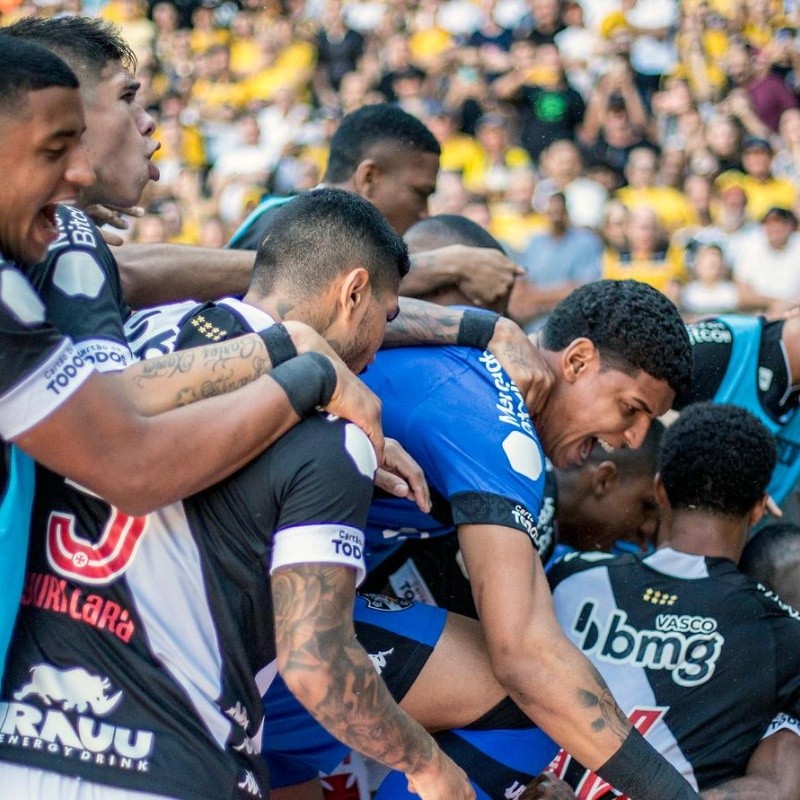 Jogador do Vasco se irrita com pedido da torcida, mas desculpas por atitude após o jogo