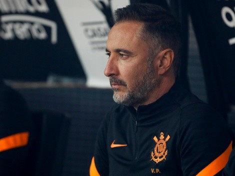 Comportamento de Vítor Pereira enfurece dois 'medalhões' do Corinthians, afirma jornalista