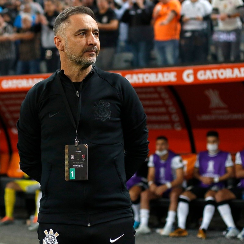 Vítor Pereira dá aval e três jogadores devem deixar o Corinthians no fim da temporada