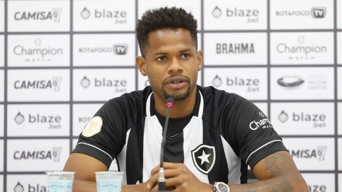 Reforço do Botafogo, Júnior Santos diz que diamante vem da lama (Foto: Vitor Silva/Botafogo)
