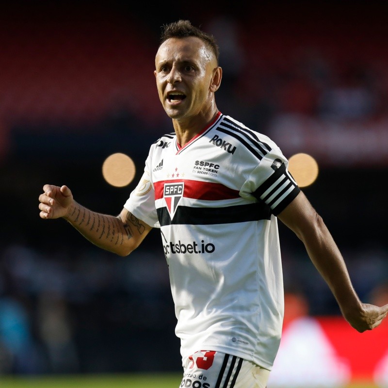 Rafinha pode deixar o São Paulo e jogar por outro gigante brasileiro em 2023