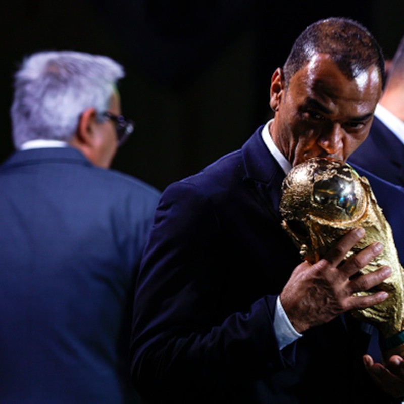 A tão sonhada taça da Copa do Mundo do Qatar chega ao Brasil em outubro