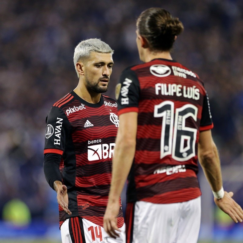 Botafogo oficializa proposta para tirar titular absoluto do Flamengo