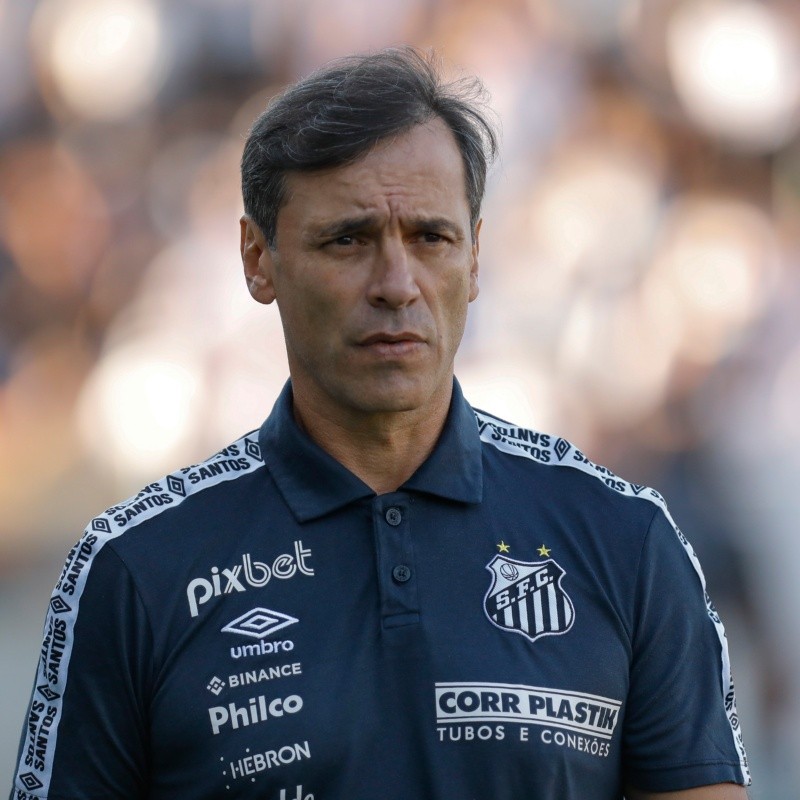 Após deixar o Santos, Fabián Bustos surpreende e acerta com novo clube, afirma jornalista