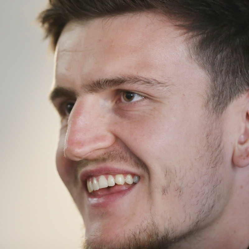 Maguire descarta Messi, Ronaldo e Ronaldinho e 'crava' quem é o melhor jogador da história