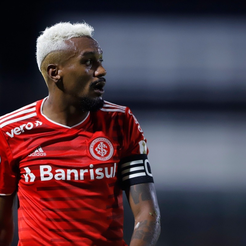 Internacional define substituto para Edenilson e vai ao mercado; meio-campista deve reforçar outro gigante brasileiro