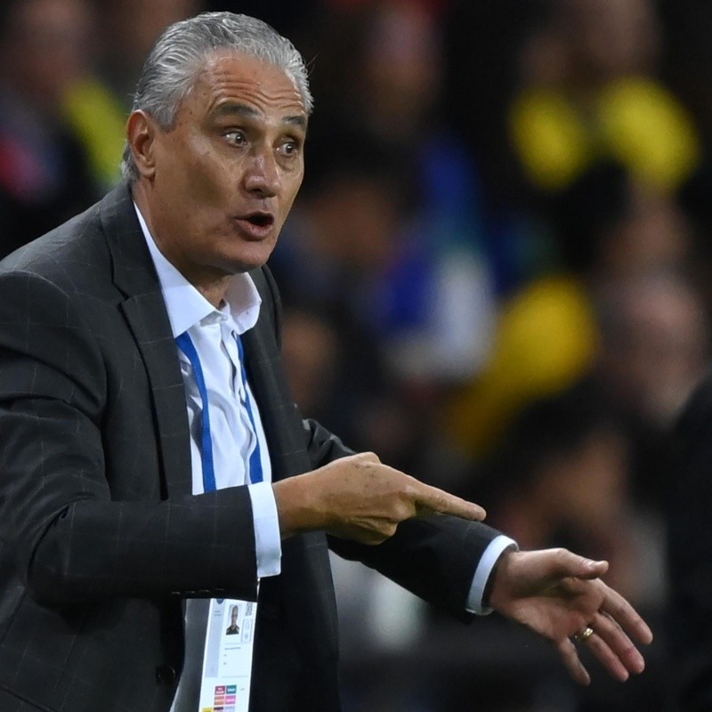 Lateral do Botafogo "cava" lugar na seleção brasileira de Tite