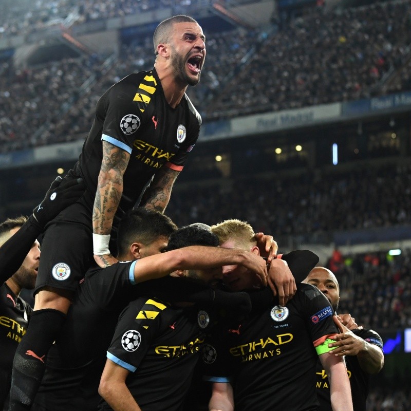 Jogador do Manchester City passa por cirurgia e corre risco de perder Copa do Mundo