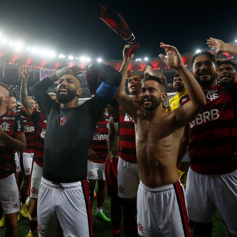 Torcida do Flamengo volta a pedir saída de grande nome do clube; Santos está de olho no meia