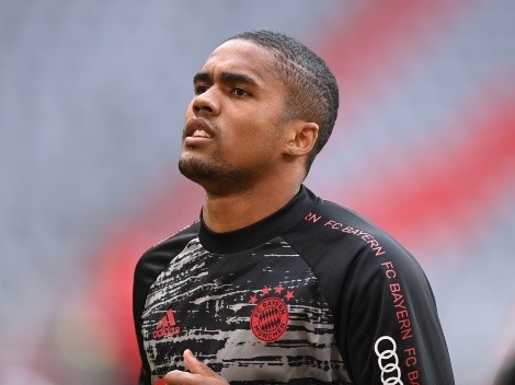 Douglas Costa tem conversa com treinador de gigante brasileiro e pode pintar no Brasil em 2023