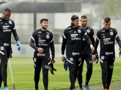Corinthians pode "perder" dois goleiros para a próxima temporada; um deles tem saída quase confirmada