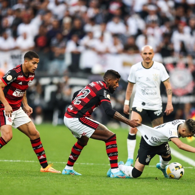 Corinthians vai atrás de lateral que atua na Europa