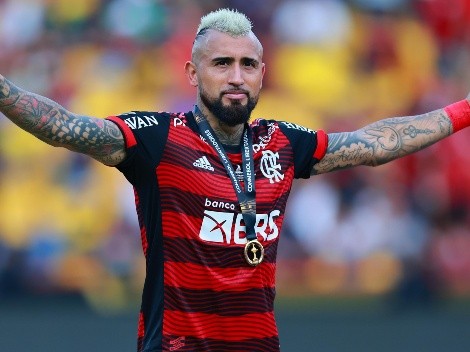 Ex-Barcelona, Vidal, do Flamengo, provoca o Real Madrid na comemoração do título da Libertadores