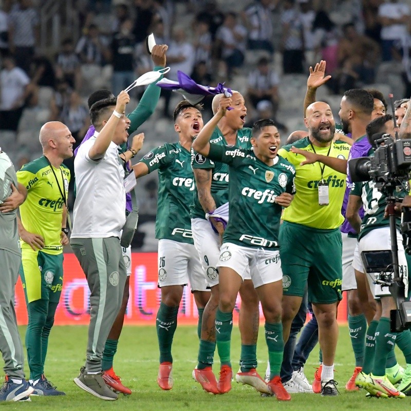 Internacional é derrotado e Palmeiras se torna Campeão Brasileiro sem precisar entrar em campo