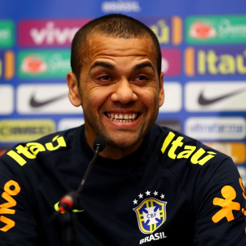 Craque Neto detona convocação de Daniel Alves para a Copa