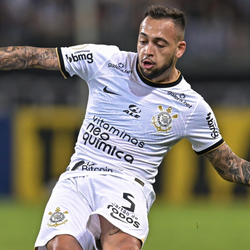 Corinthians começa a negociar permanência de Maycon