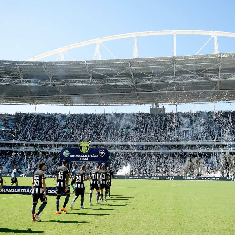 Botafogo tenta contratação de jovem promessa