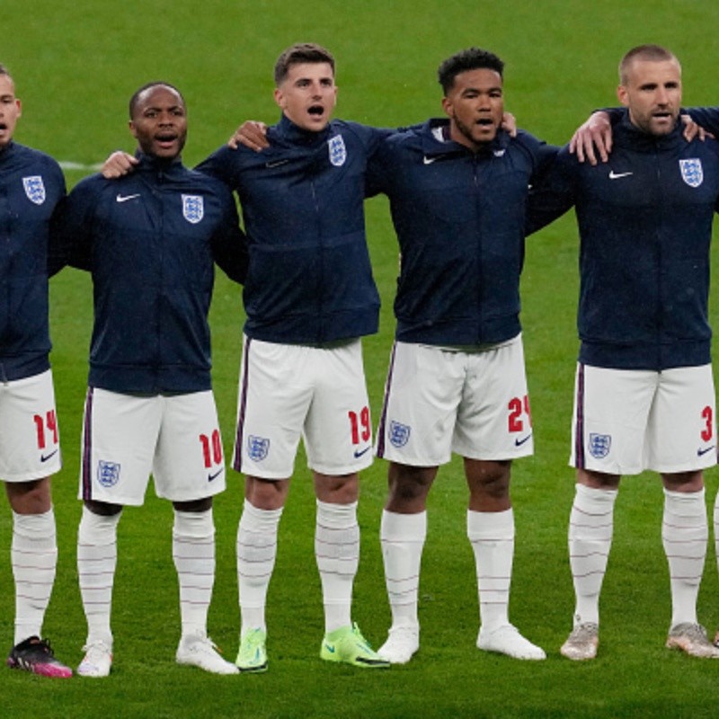 Jogador da Inglaterra revela em rede social que está fora da copa do mundo