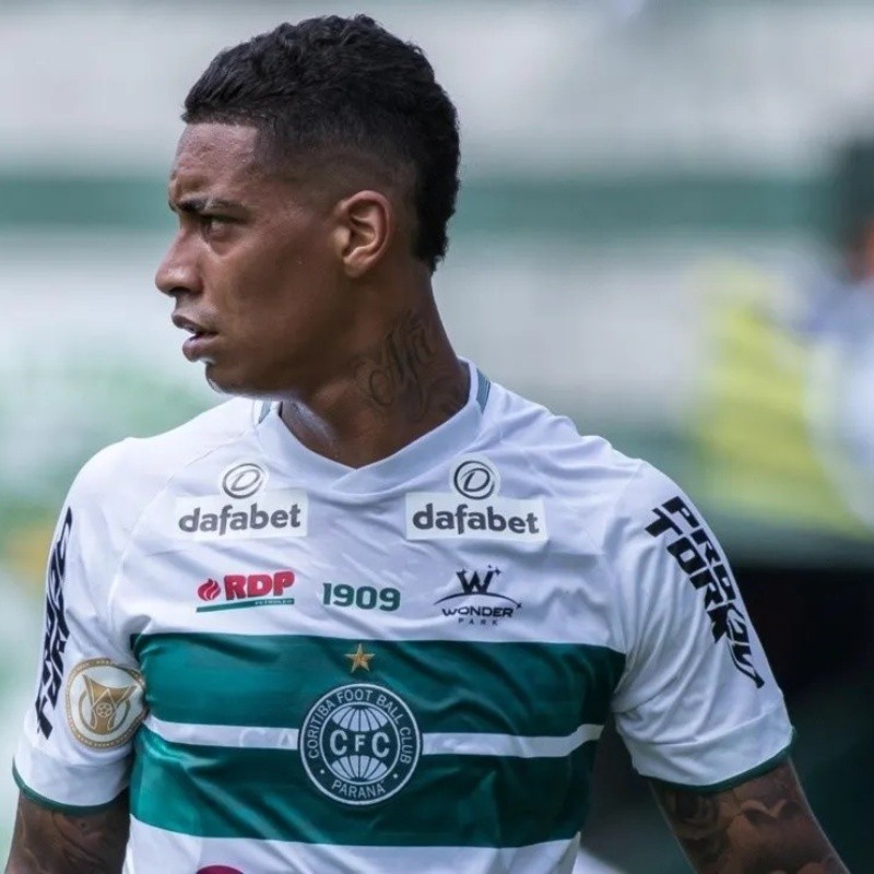 Gigante do Brasileirão tem interesse no futebol de Alef Manga; Coritiba pede R$ 40 milhões