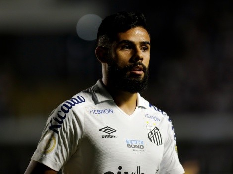 Felipe Jonatan pode trocar o Santos por outro gigante paulista em 2023