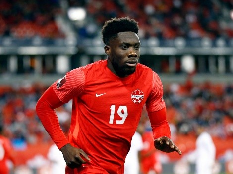 Alphonso Davies não participa de amistoso da Seleção e gera preocupação para a Copa do Mundo