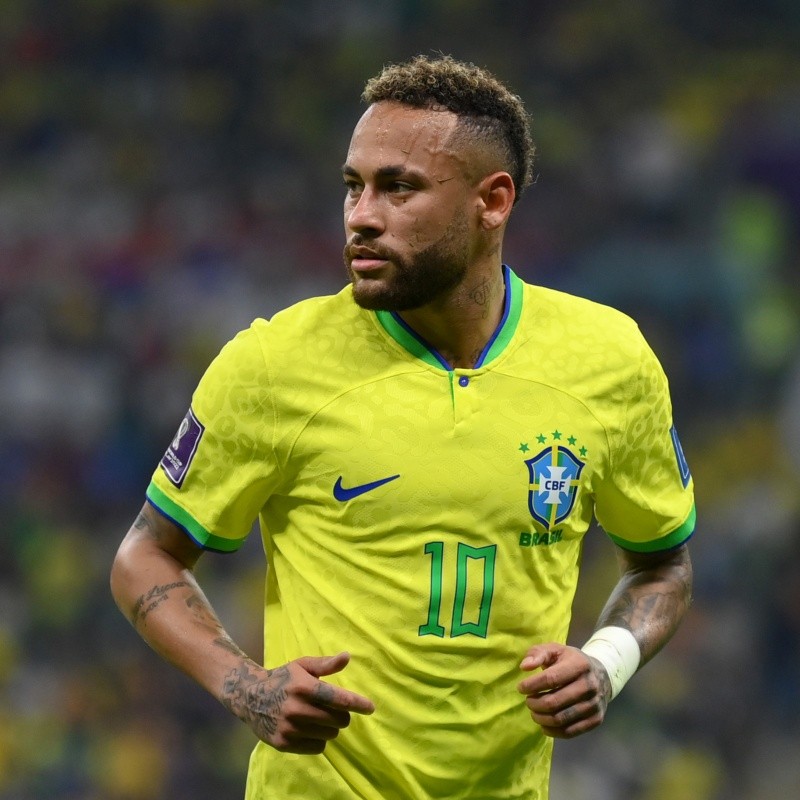 Após lesão, Neymar faz post em rede social e agita a web