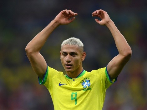 Richarlison tem estatística absurda vestindo a camisa 9 do Brasil