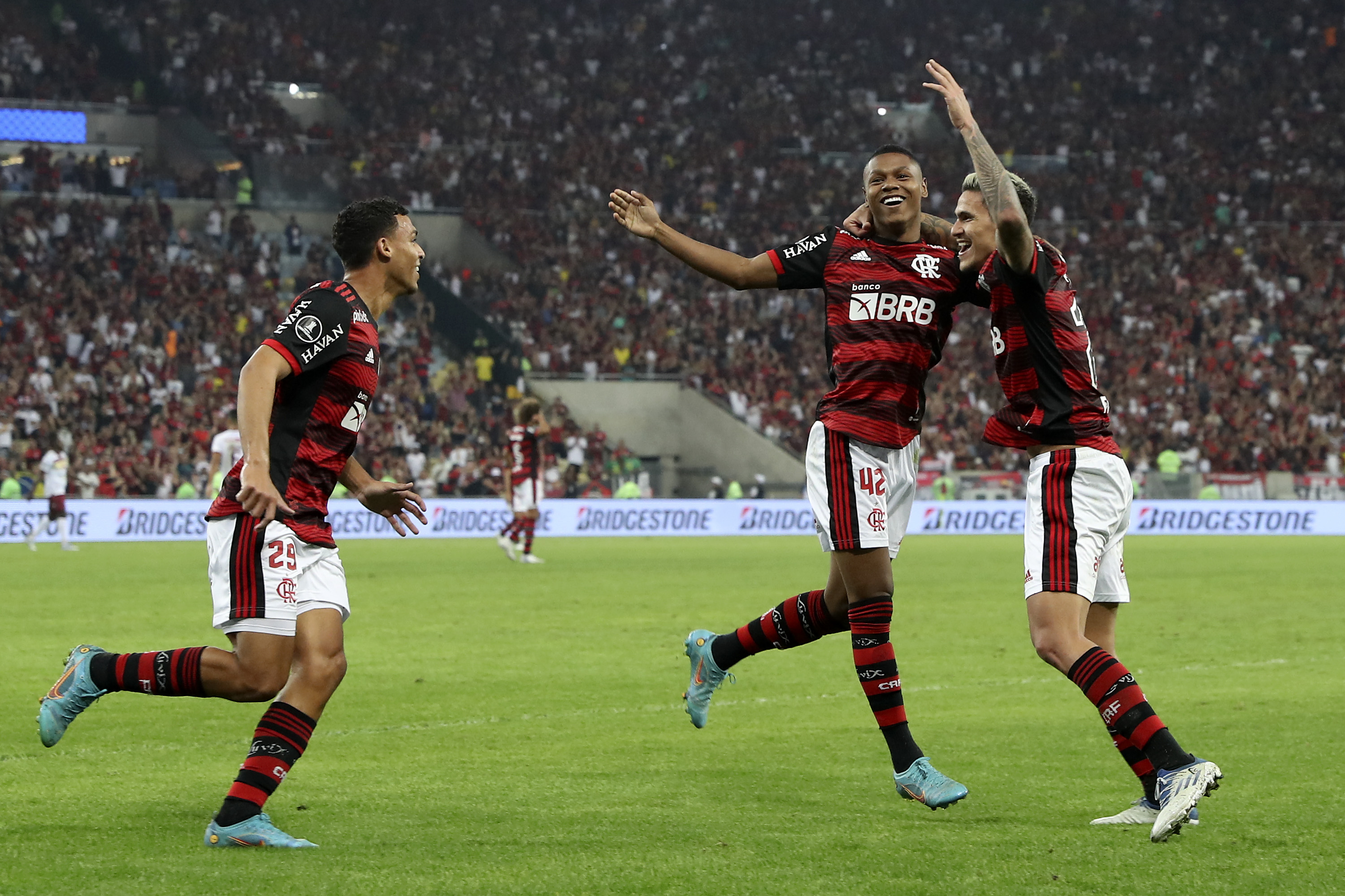 Por R$ 110 milhões, jogador do Flamengo pode deixar o clube rumo a Premier League