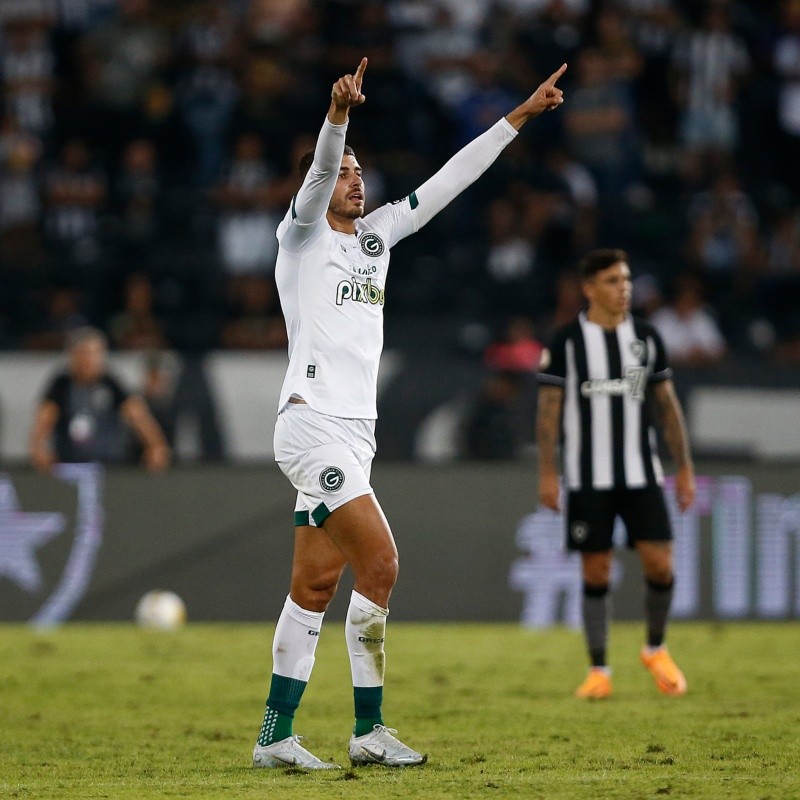 Após Pedro Raúl e Júnior Urso, Vasco avança pela contratação de badalado atacante do Brasileirão