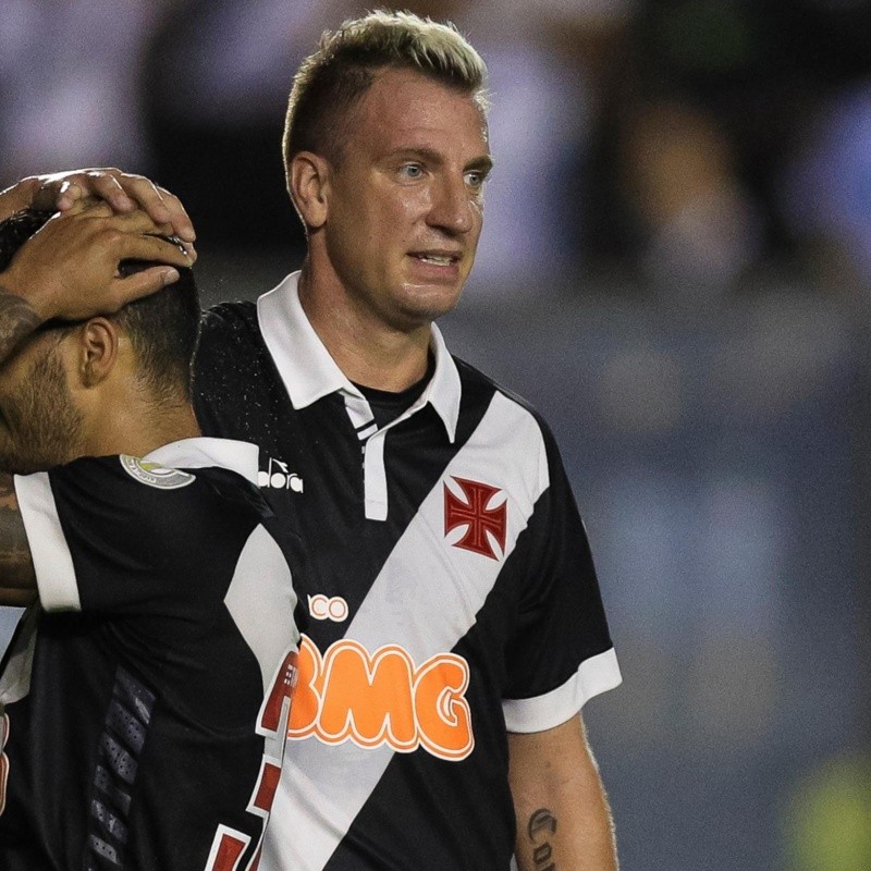 Vasco corre risco de "transfer ban" por dívida com Maxi López; entenda