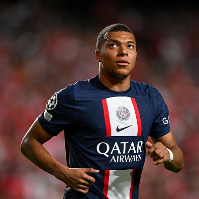 Mbappé dispensa descanso pós-Copa e volta aos treinos no PSG