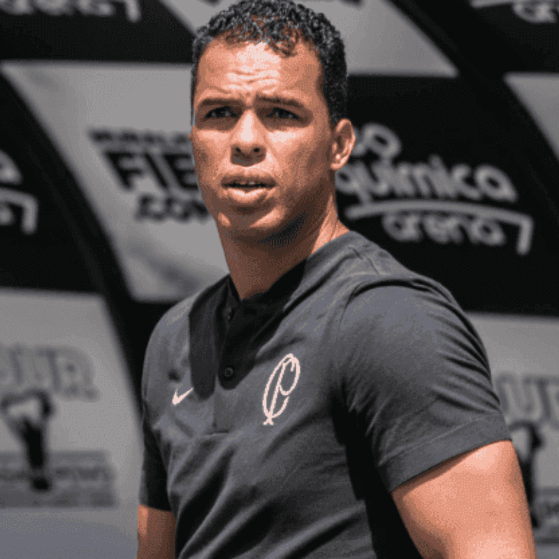 Corinthians surpreende e, com aval de Fernando Lázaro, acerta a saída de jogador para clube paulista