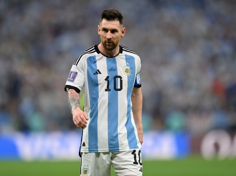 Messi é alvo de críticas na web após prestar homenagem ao Rei Pelé