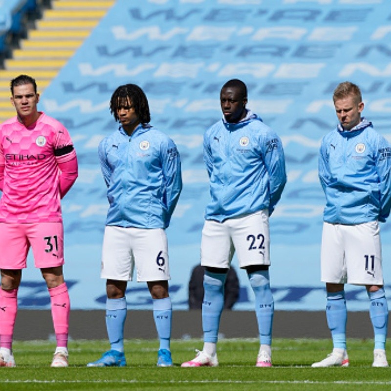 Confira os 3 jogadores do Manchester City que podem assinar pré-contrato com outras equipes