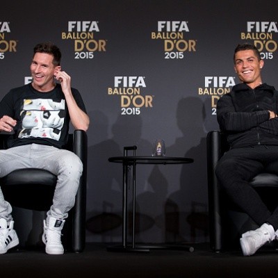 FBB! Raça, Superação, Essência e Amor à camisa! - É penta: Cristiano  Ronaldo se iguala a Messi com prêmio de melhor do mundo