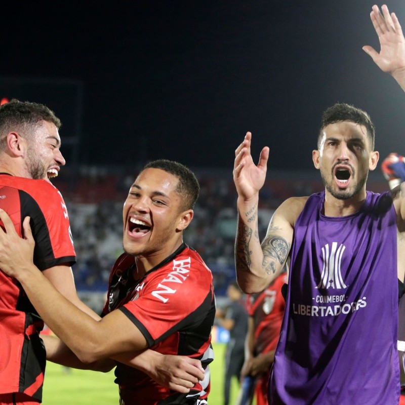 Com saída de Abner, Athletico Paranaense acerta contratação de lateral esquerdo