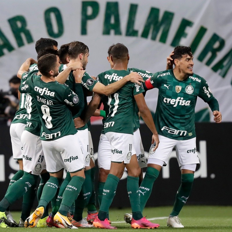 Jogador disputado por grandes equipes brasileiras é oferecido ao Palmeiras como possível substituto para Danilo